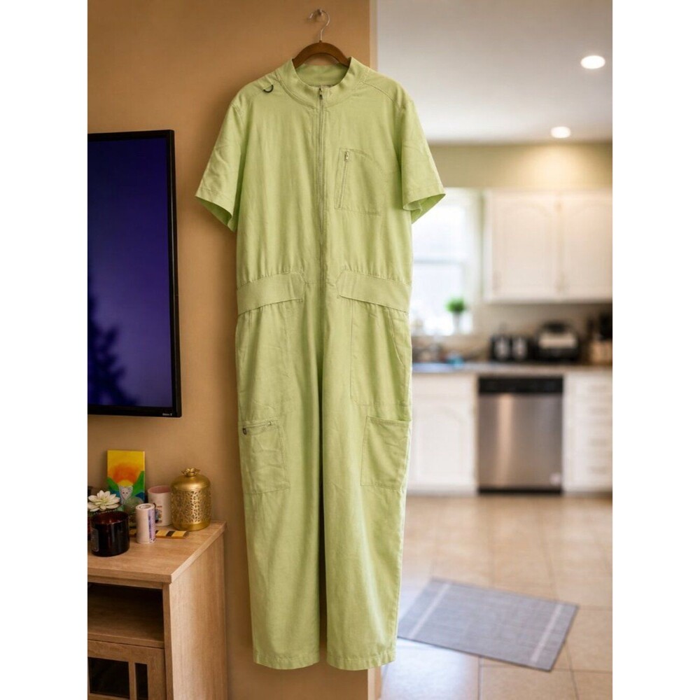 #107 - Quiet Green Women’s Scrub Jumpsuit XL Regular